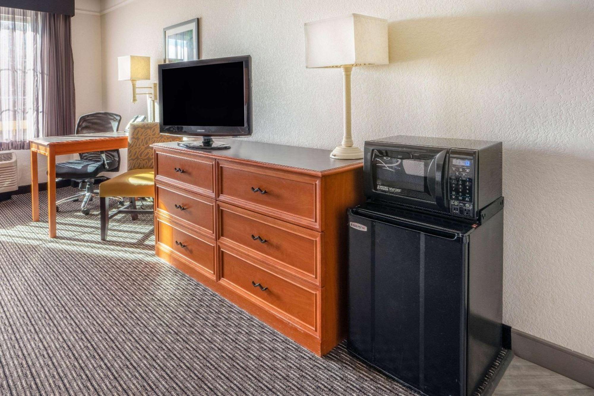 La Quinta By Wyndham Pueblo Hotel Kültér fotó